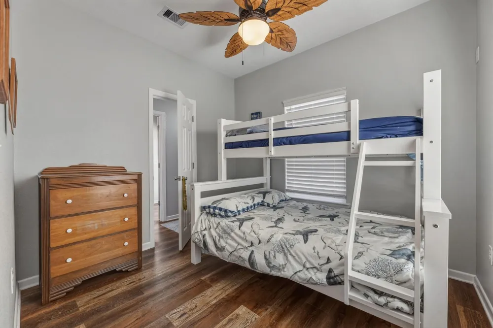 920 Palmview Crystal Beach, TX 77650