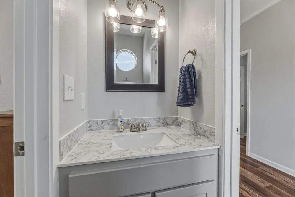920 Palmview Crystal Beach, TX 77650