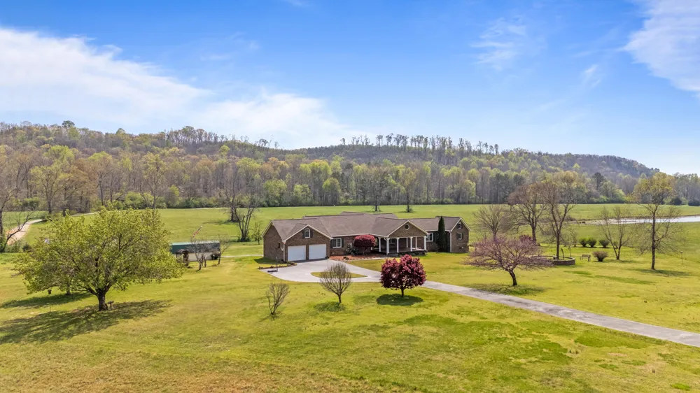 1597 Back Berryton Road Summerville, GA 30747