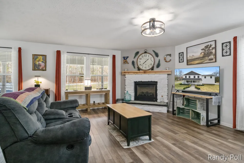 5904 E Division Street Newaygo, MI 49337