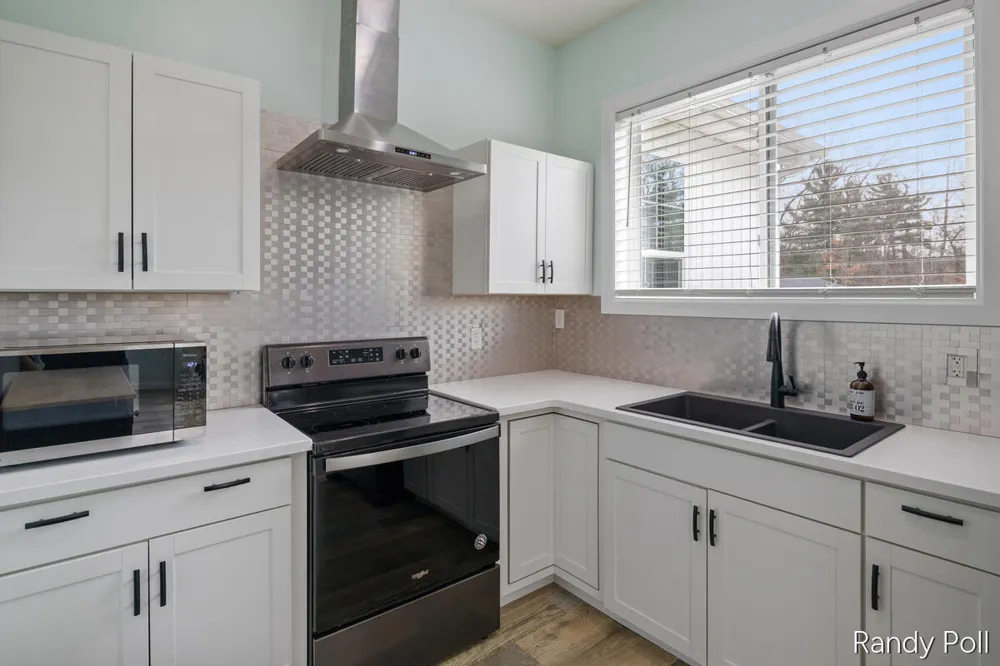 5904 E Division Street Newaygo, MI 49337