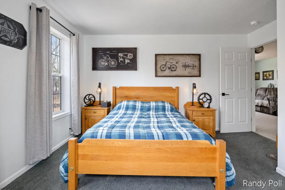 5904 E Division Street Newaygo, MI 49337