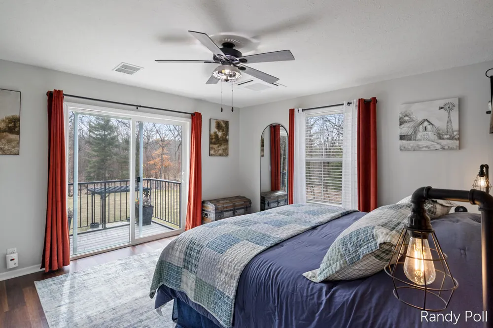 5904 E Division Street Newaygo, MI 49337