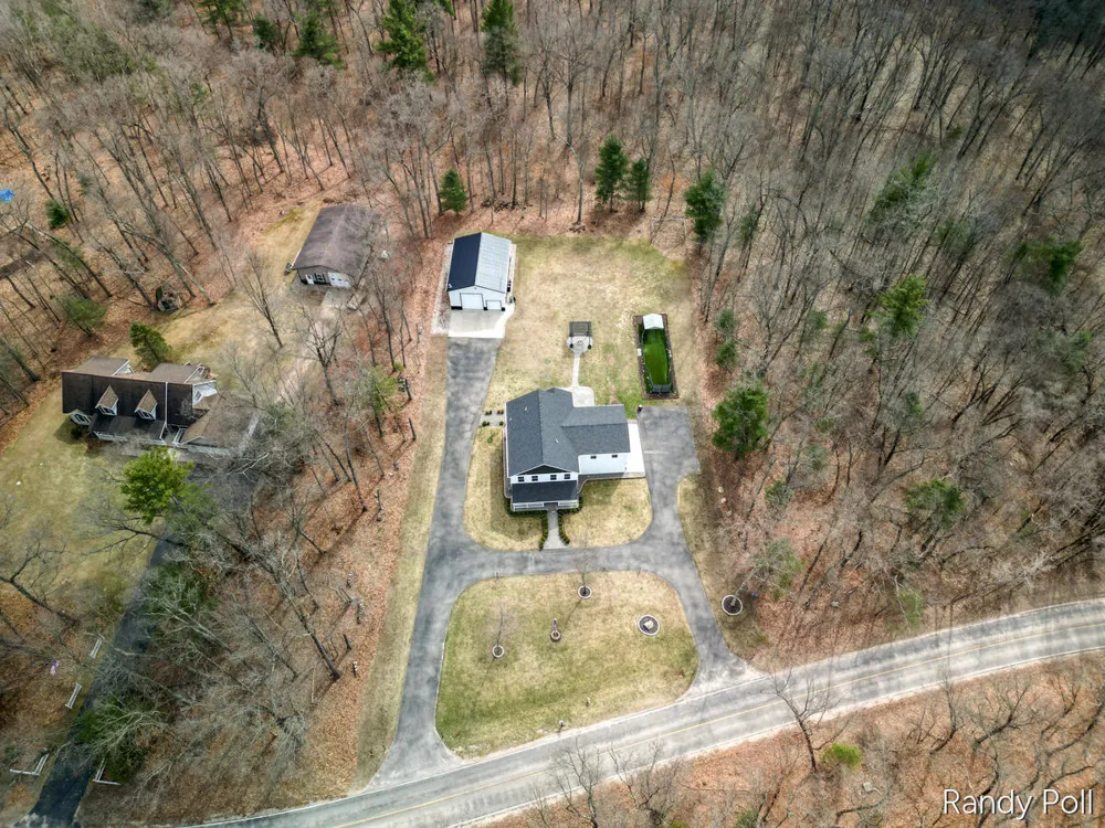 5904 E Division Street Newaygo, MI 49337