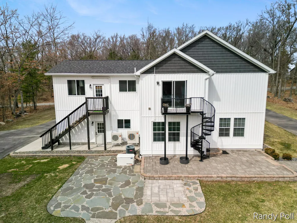 5904 E Division Street Newaygo, MI 49337