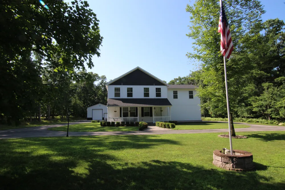 5904 E Division Street Newaygo, MI 49337