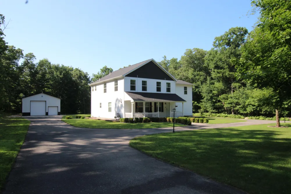 5904 E Division Street Newaygo, MI 49337