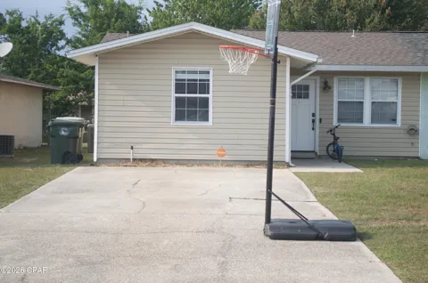 1022 Bradley Circle