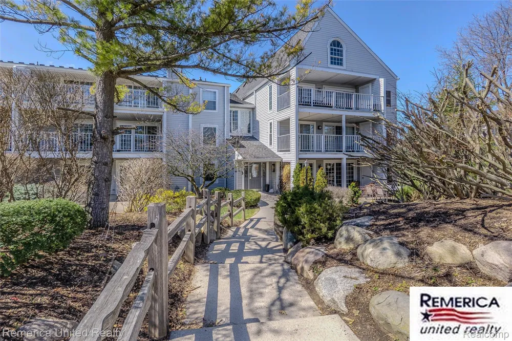 3553 Port Cove Drive #36 Waterford Charter Township, MI 48328