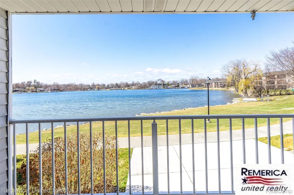 3553 Port Cove Drive #36 Waterford Charter Township, MI 48328