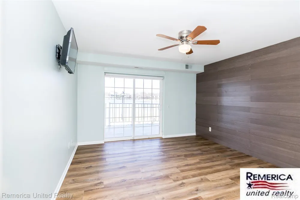 3553 Port Cove Drive #36 Waterford Charter Township, MI 48328