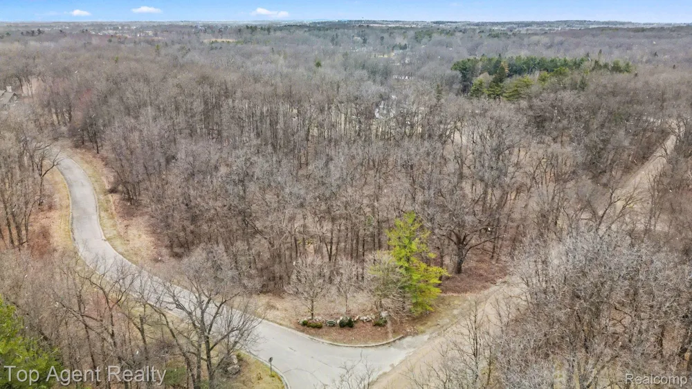 1511 Barrwood Trail Oxford Charter Township, MI 48371