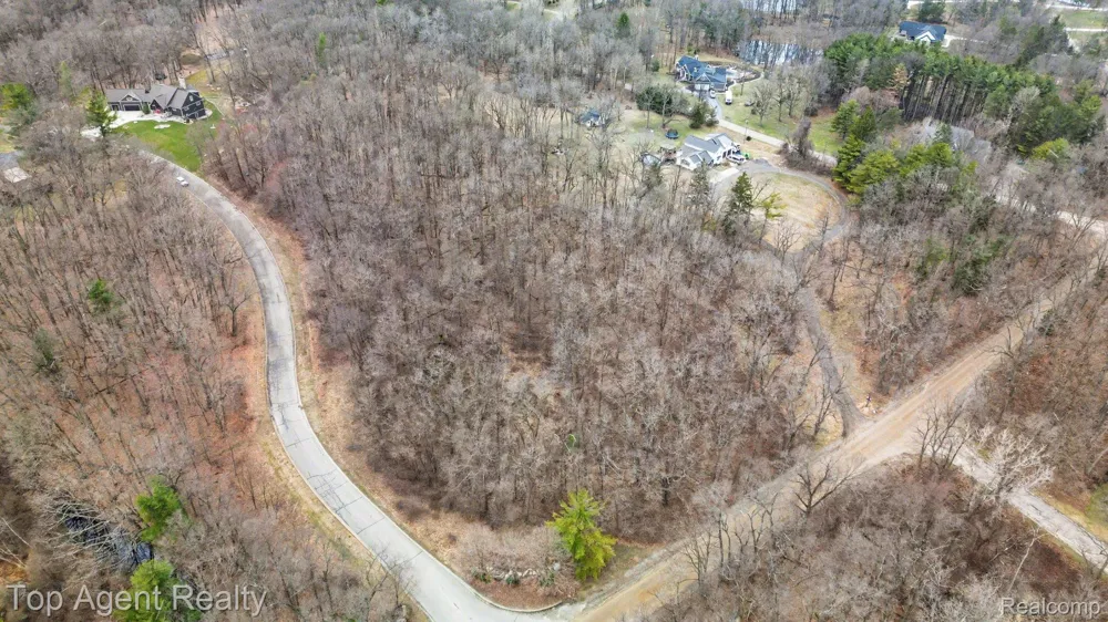 1511 Barrwood Trail Oxford Charter Township, MI 48371