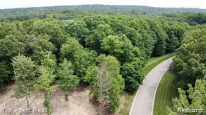 1511 Barrwood Trail Oxford Charter Township, MI 48371