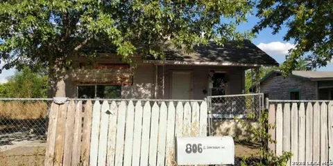 806 S SAN DARIO AVE