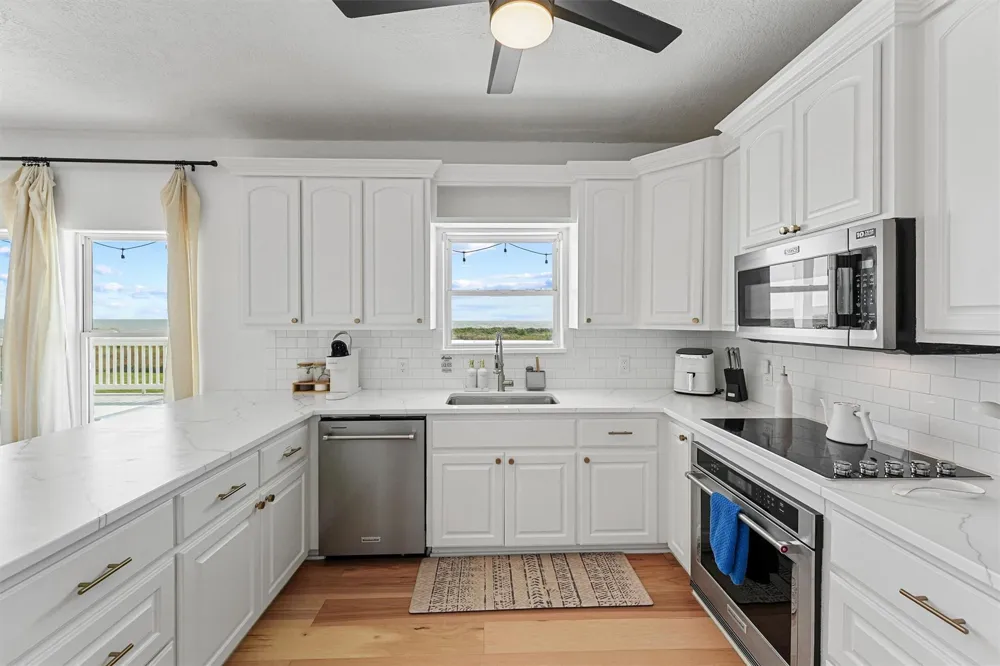 112 Ocean Shore Drive Crystal Beach, TX 77650