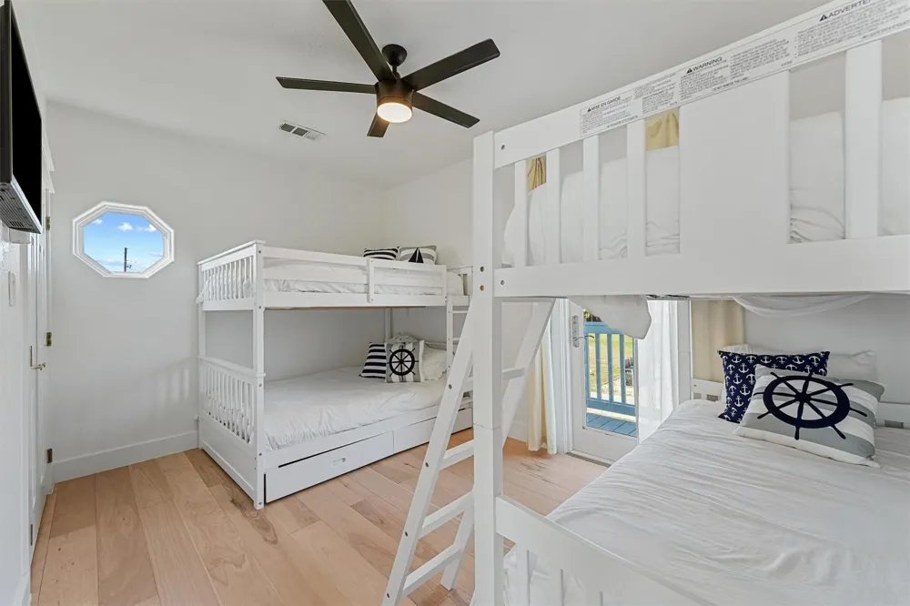 112 Ocean Shore Drive Crystal Beach, TX 77650