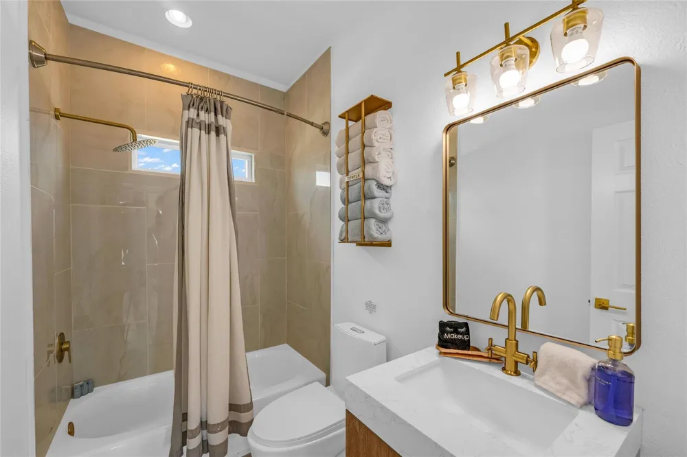 112 Ocean Shore Drive Crystal Beach, TX 77650