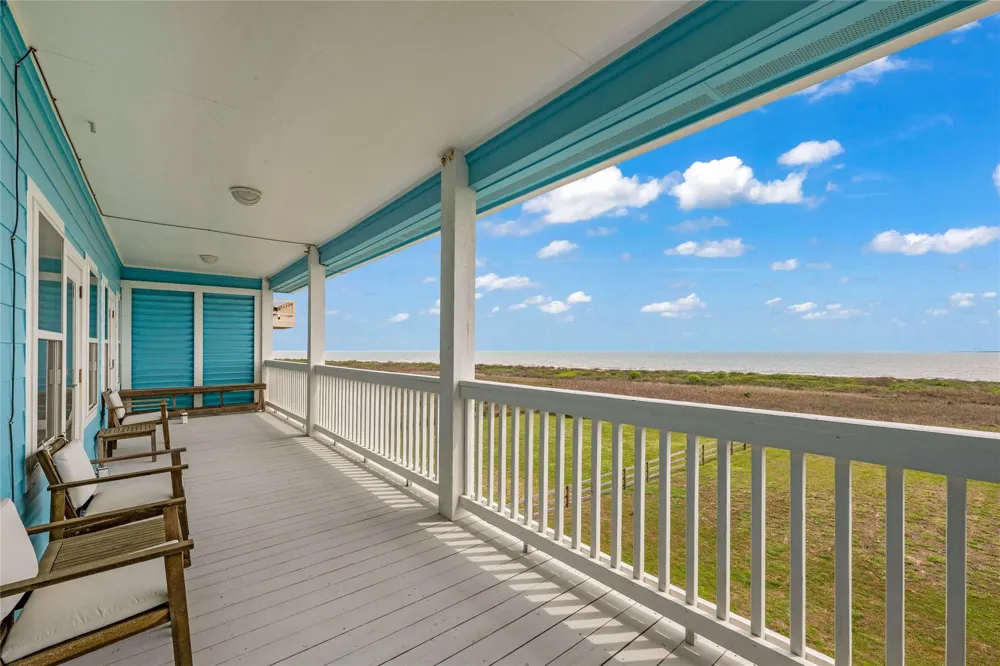 112 Ocean Shore Drive Crystal Beach, TX 77650