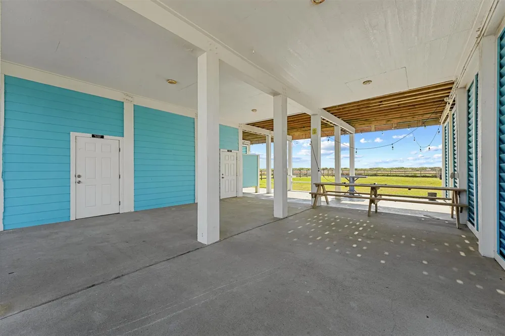 112 Ocean Shore Drive Crystal Beach, TX 77650