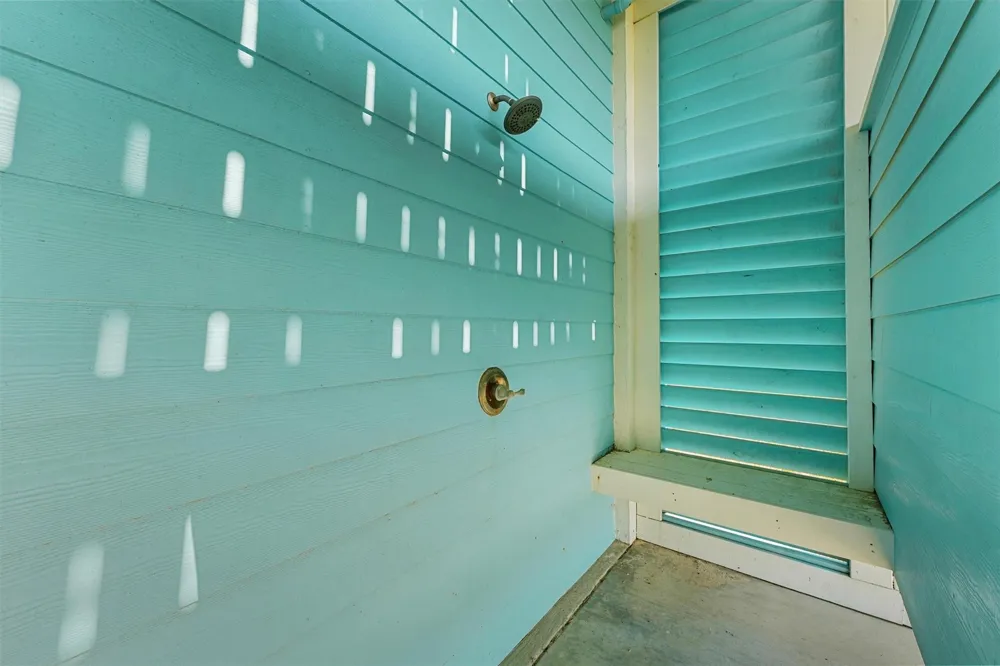 112 Ocean Shore Drive Crystal Beach, TX 77650