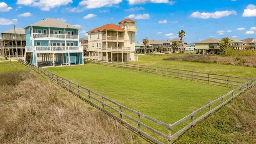 112 Ocean Shore Drive Crystal Beach, TX 77650
