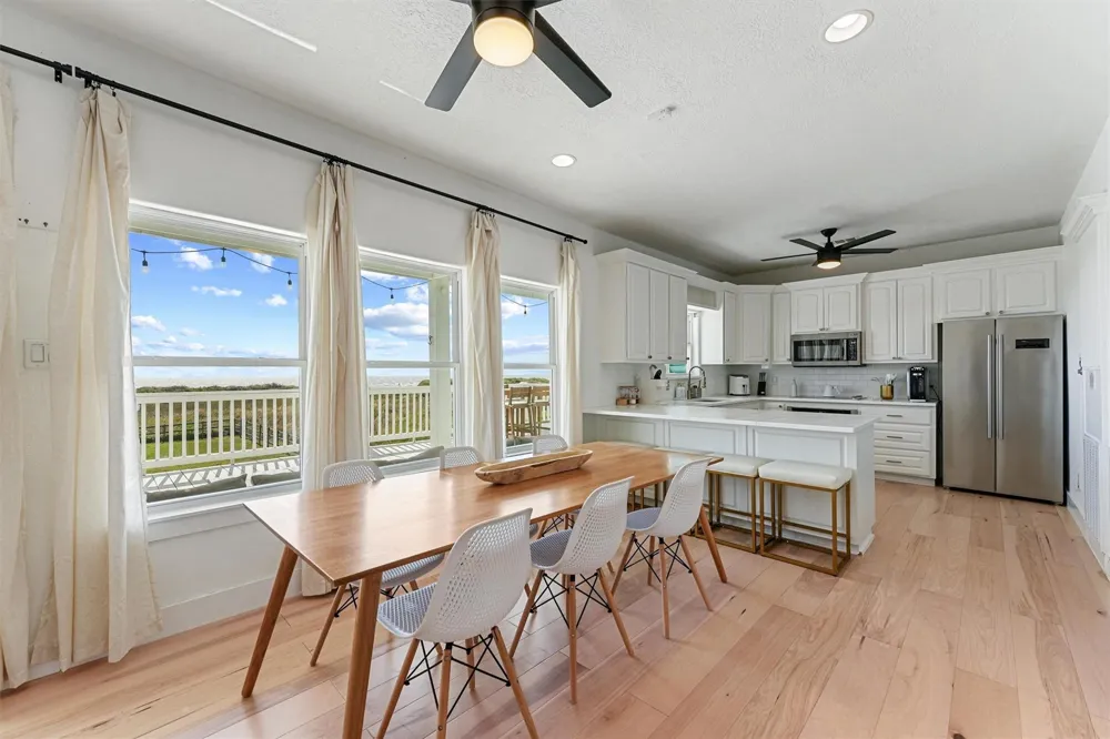 112 Ocean Shore Drive Crystal Beach, TX 77650