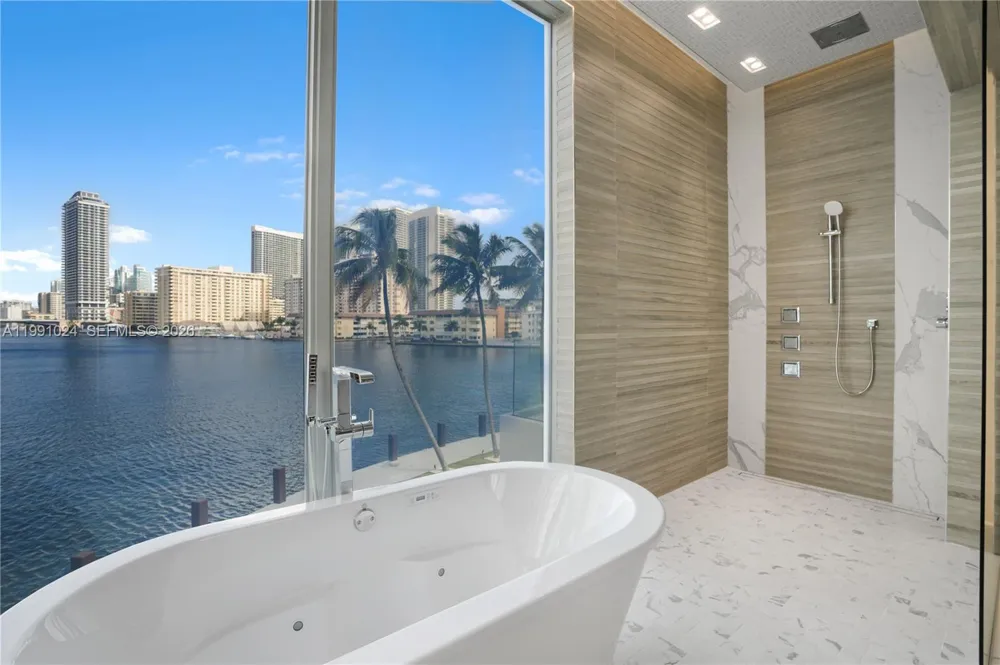 501 Palm Dr Hallandale Beach, FL 33009