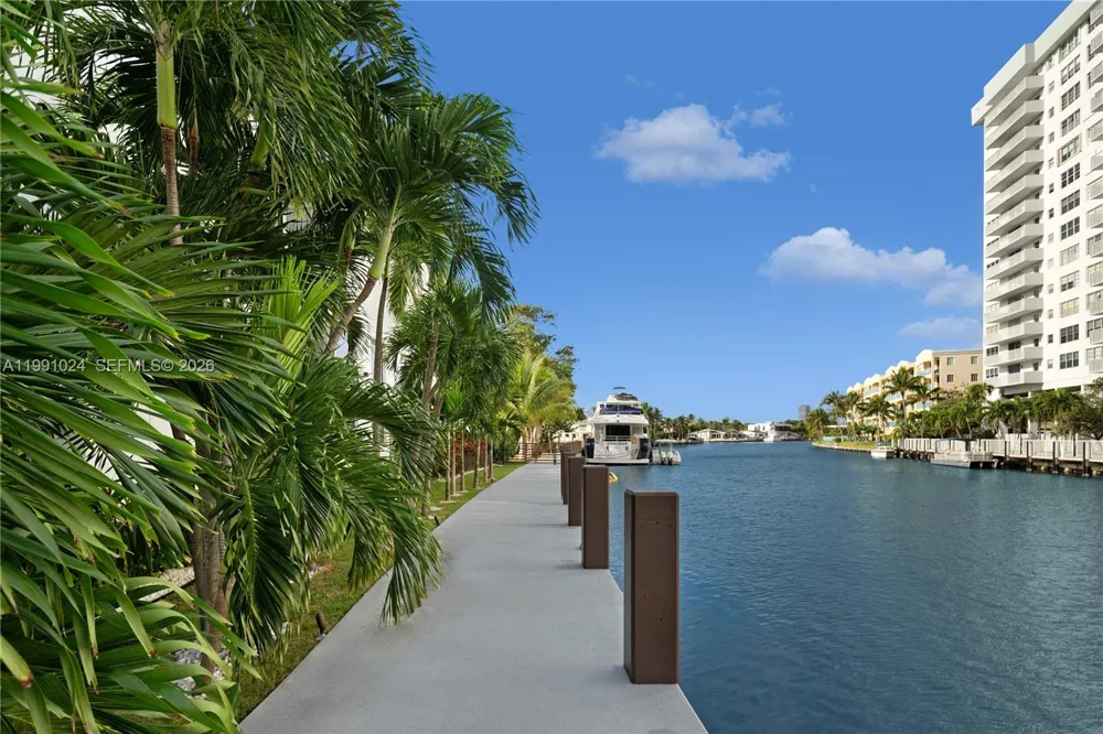 501 Palm Dr Hallandale Beach, FL 33009