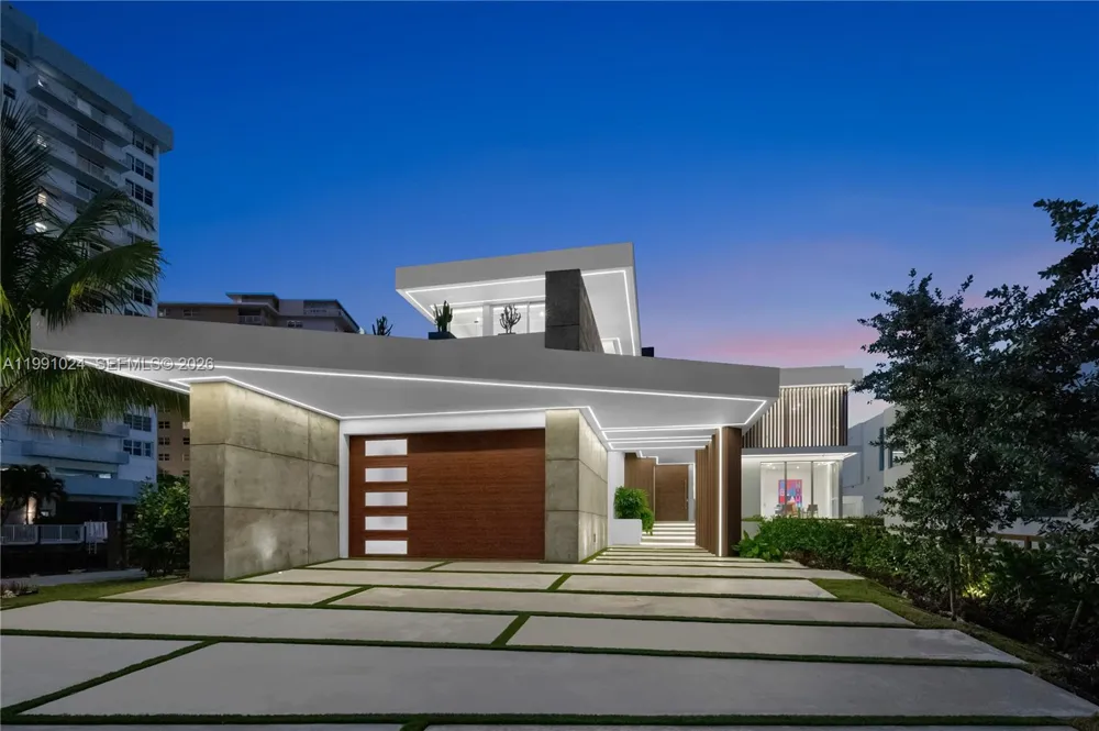 501 Palm Dr Hallandale Beach, FL 33009
