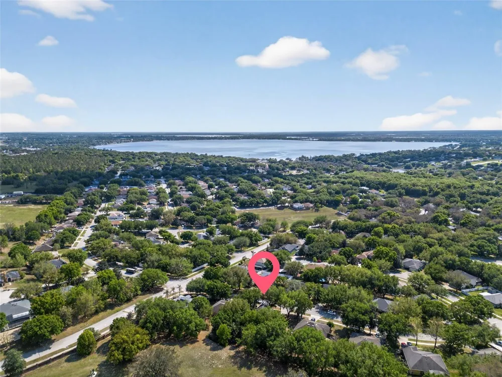 1305 WINDY BLUFF DRIVE Minneola, FL 34715