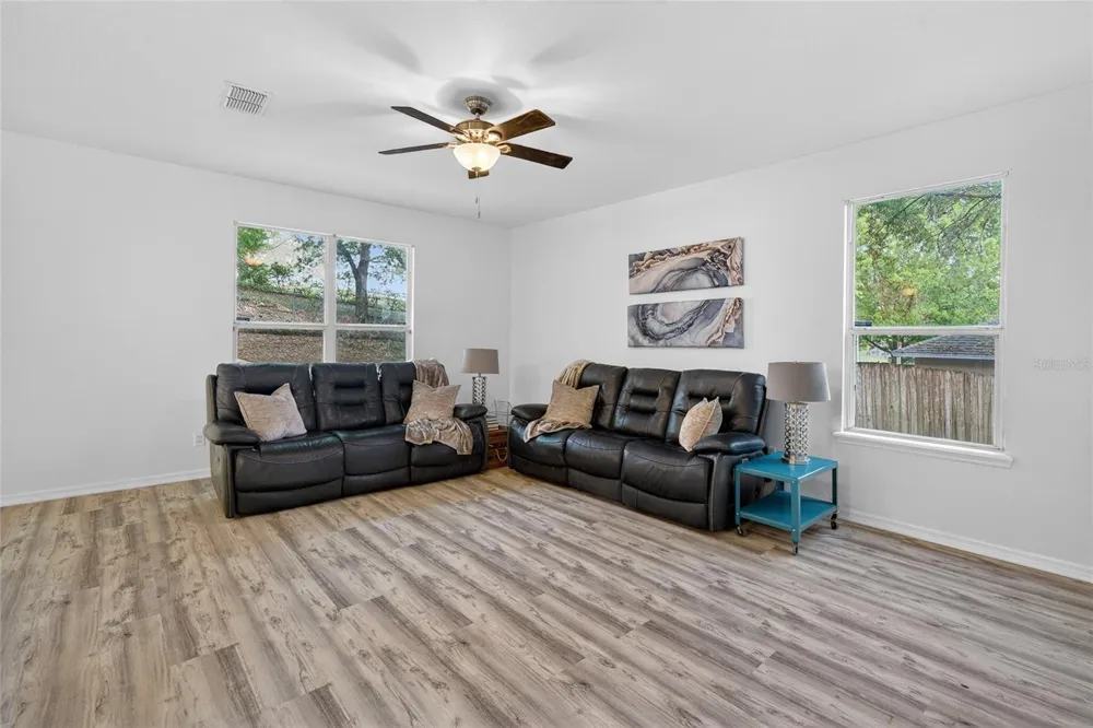1305 WINDY BLUFF DRIVE Minneola, FL 34715