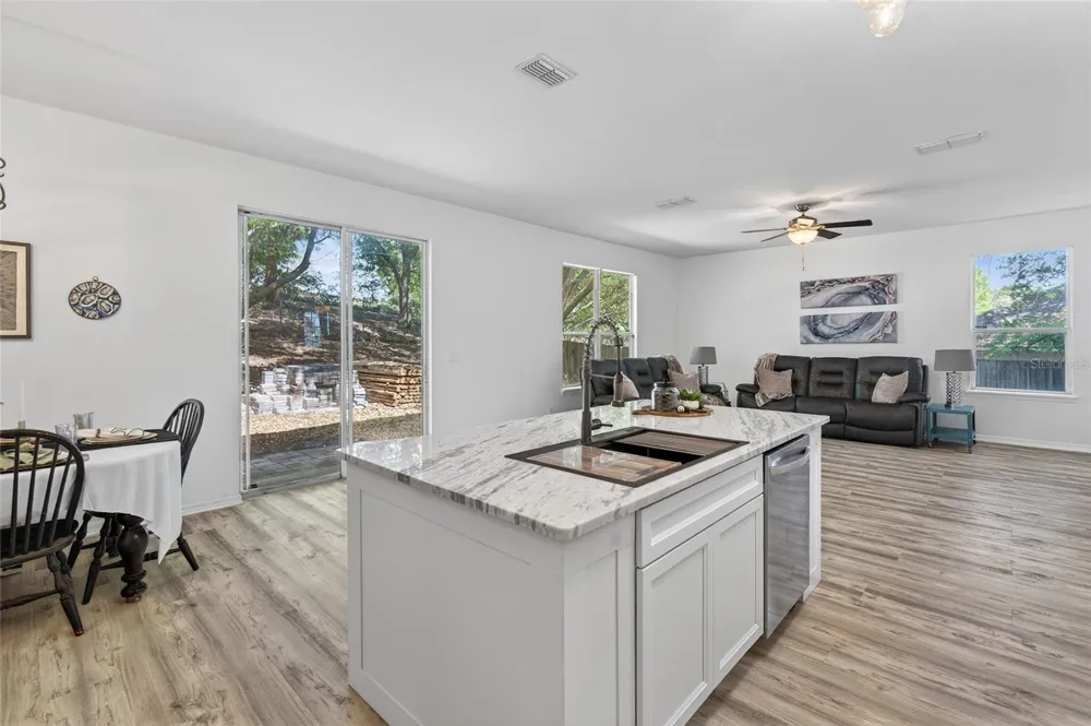 1305 WINDY BLUFF DRIVE Minneola, FL 34715
