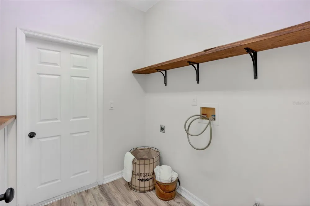 1305 WINDY BLUFF DRIVE Minneola, FL 34715