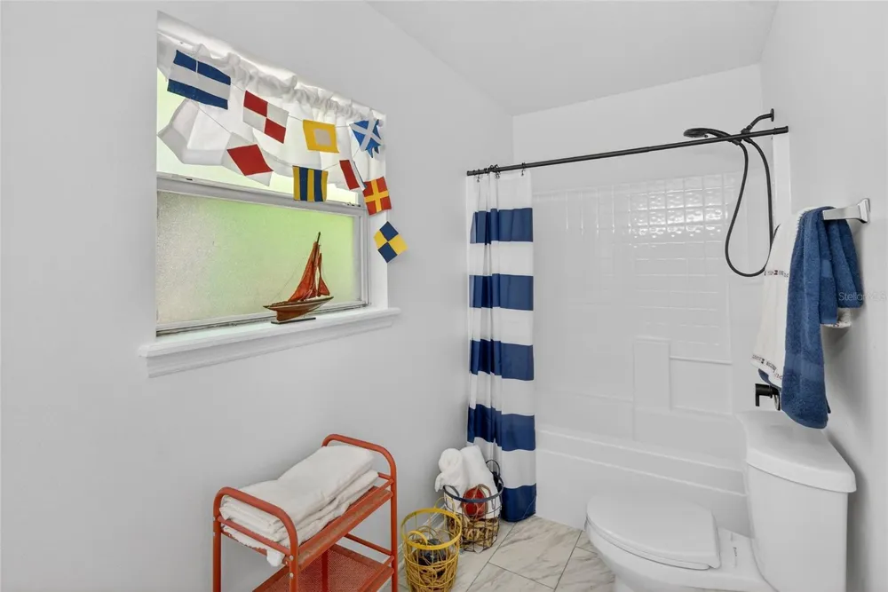 1305 WINDY BLUFF DRIVE Minneola, FL 34715