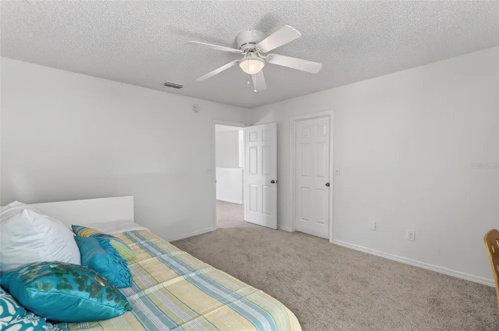 1305 WINDY BLUFF DRIVE Minneola, FL 34715