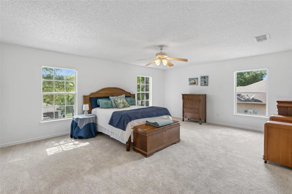 1305 WINDY BLUFF DRIVE Minneola, FL 34715