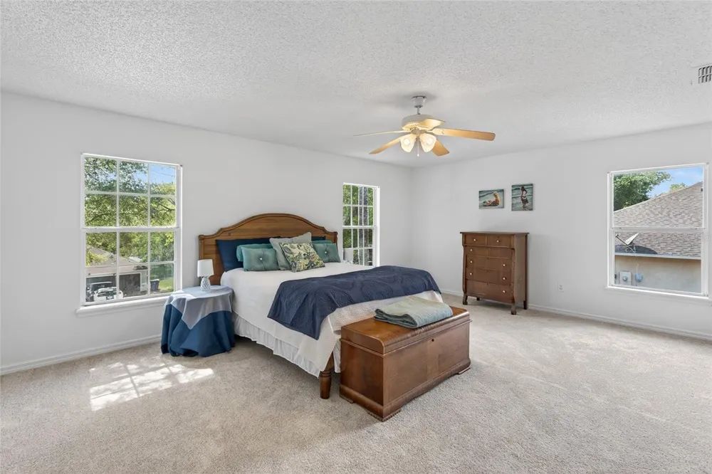 1305 WINDY BLUFF DRIVE Minneola, FL 34715