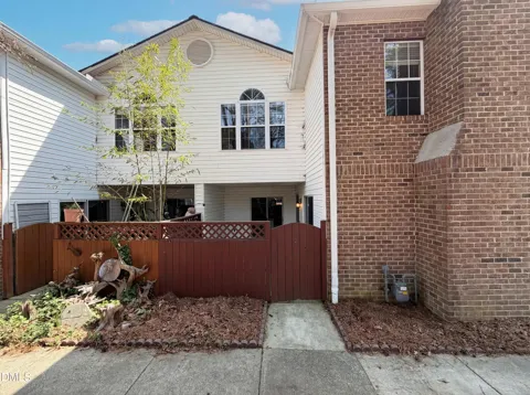 320 Summerwalk Circle