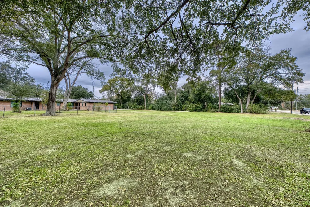 1505 East Avenue Katy, TX 77493