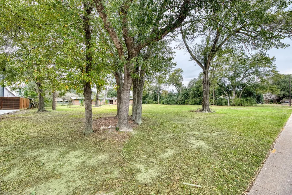 1505 East Avenue Katy, TX 77493