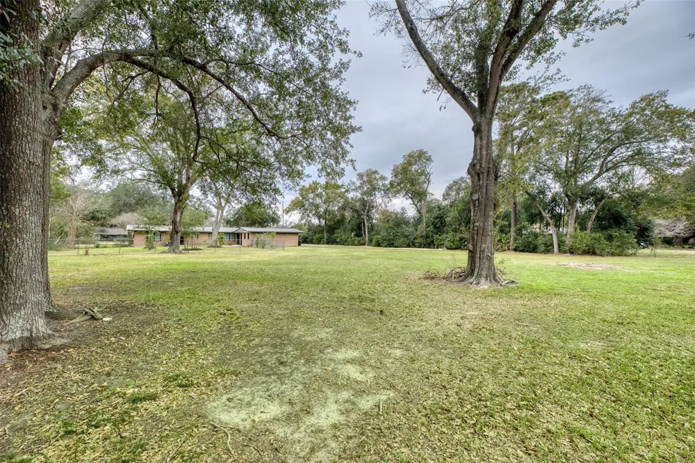 1505 East Avenue Katy, TX 77493