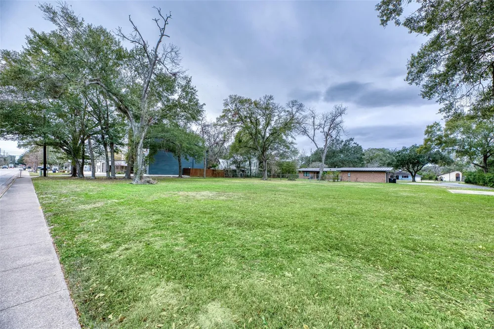 1505 East Avenue Katy, TX 77493