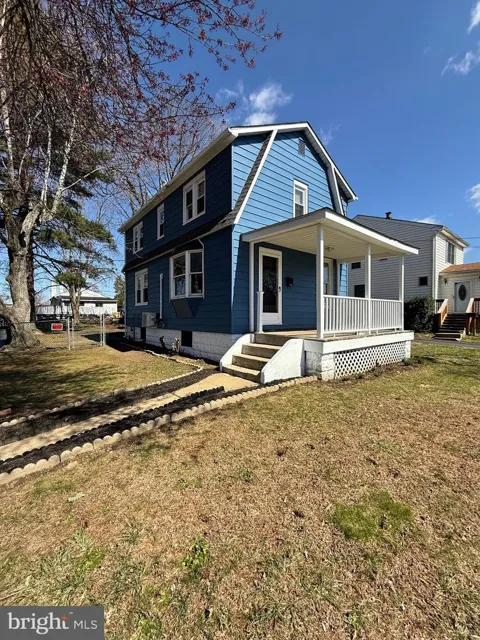 1042 RANDALL AVENUE