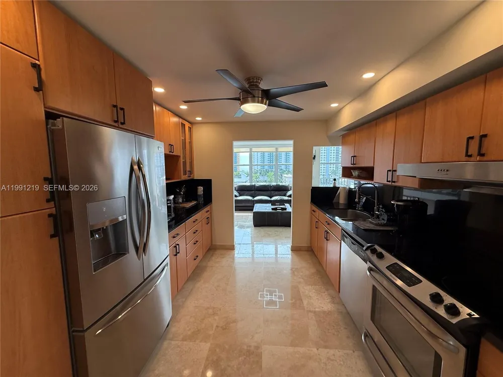 1000 Parkview Dr #720 Hallandale Beach, FL 33009