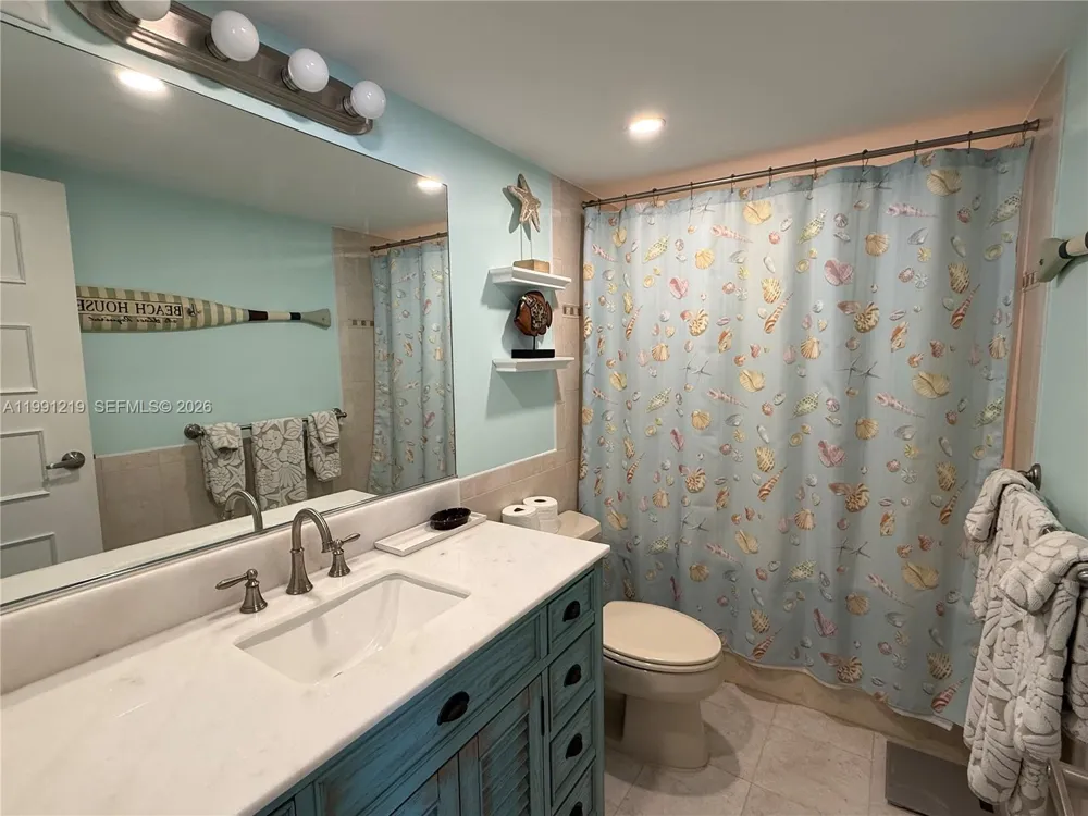 1000 Parkview Dr #720 Hallandale Beach, FL 33009