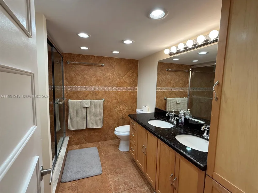 1000 Parkview Dr #720 Hallandale Beach, FL 33009
