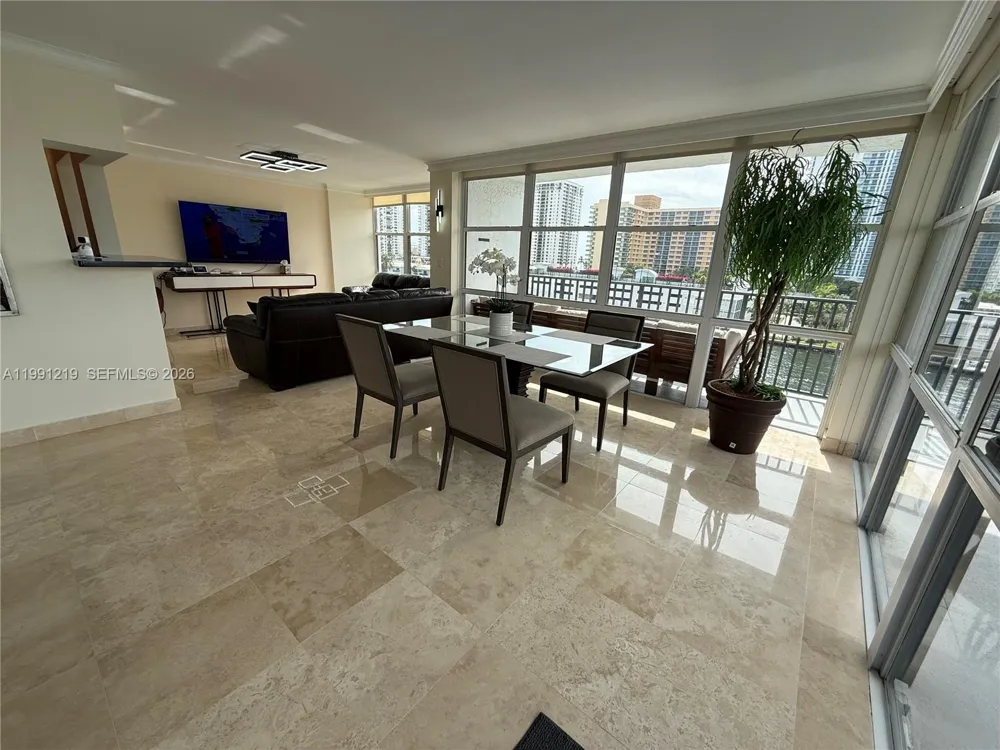 1000 Parkview Dr #720 Hallandale Beach, FL 33009