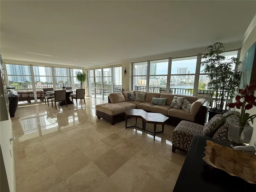 1000 Parkview Dr #720 Hallandale Beach, FL 33009