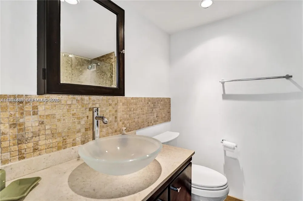 5151 Collins Ave #1035 Miami Beach, FL 33140